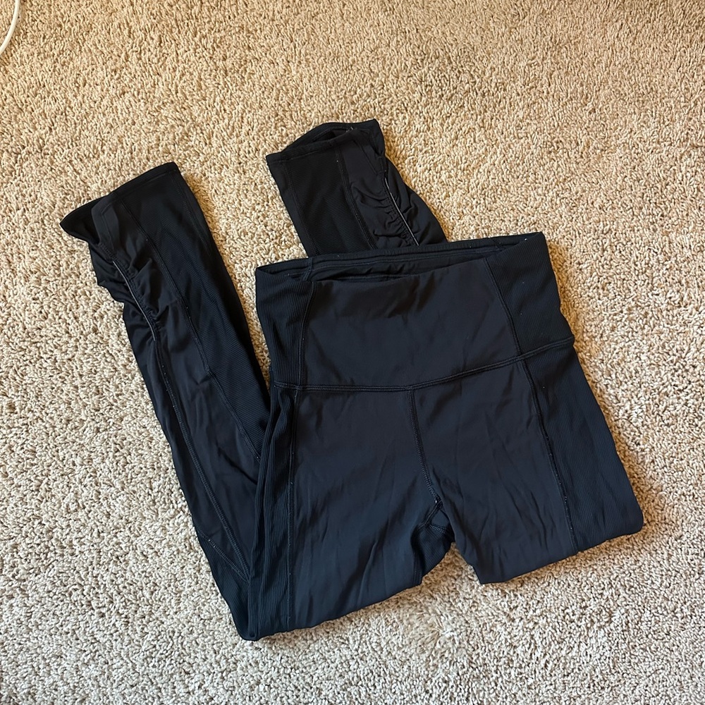 Lulu Lemon Black Capri Leggings